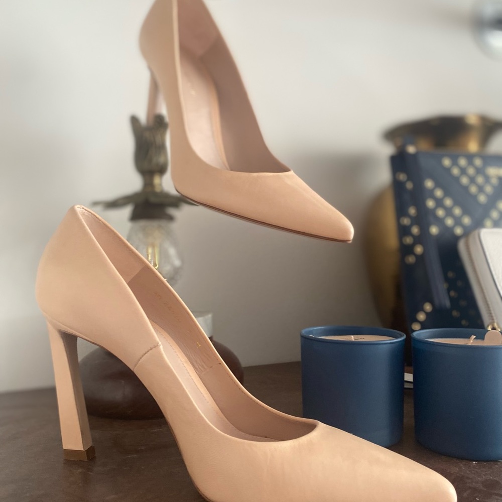 Stuart Weizmann Cream Leather Pumps